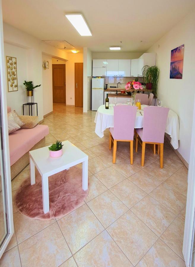 Apartment Karamarko Малинска Екстериор снимка