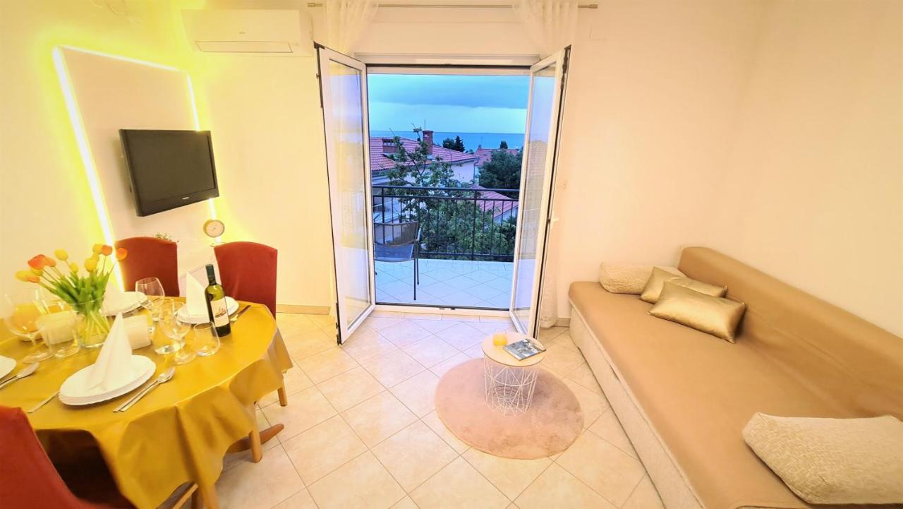 Apartment Karamarko Малинска Екстериор снимка