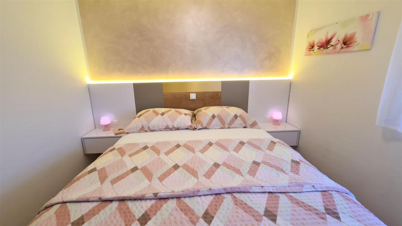 Apartment Karamarko Малинска Екстериор снимка