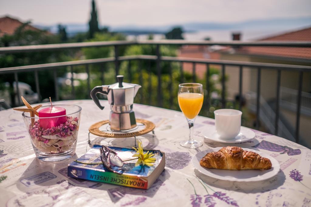 Apartment Karamarko Малинска Екстериор снимка