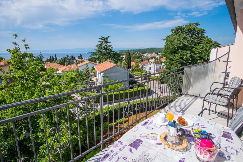 Apartment Karamarko Малинска Екстериор снимка